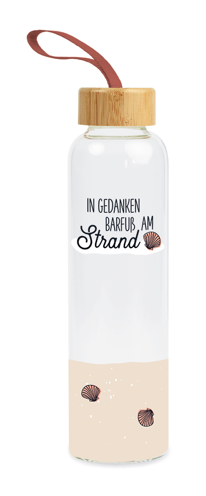 Glas-Trinkflasche Barfuß am Strand