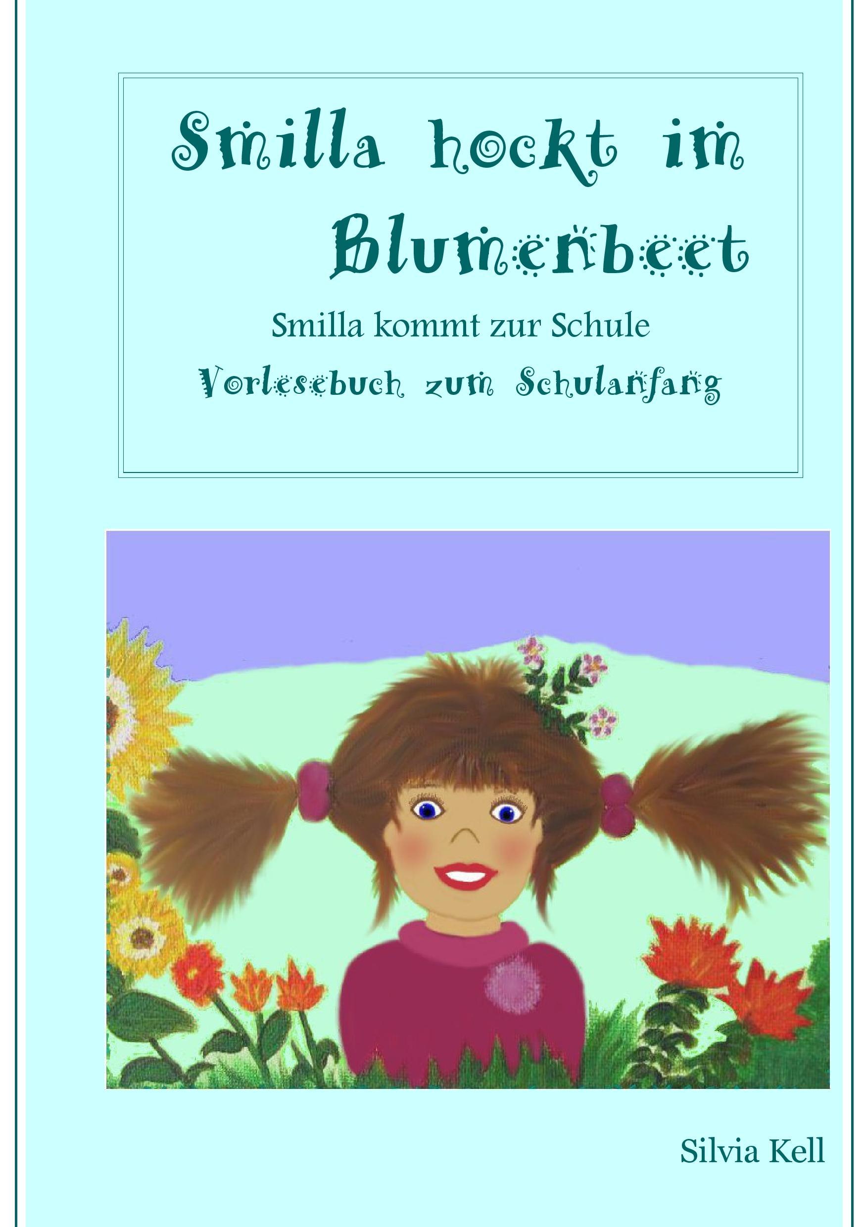 Smilla hockt im Blumenbeet